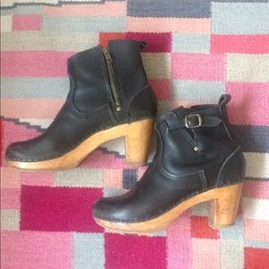 No 6 Sven black clog boots 38